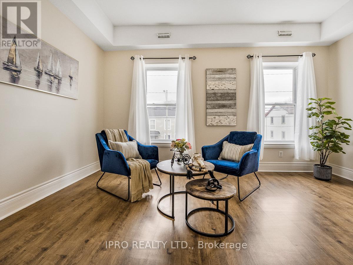 Property at 1308 KING STREET E image 3