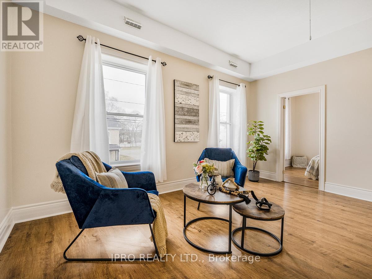 Property at 1308 KING STREET E image 5