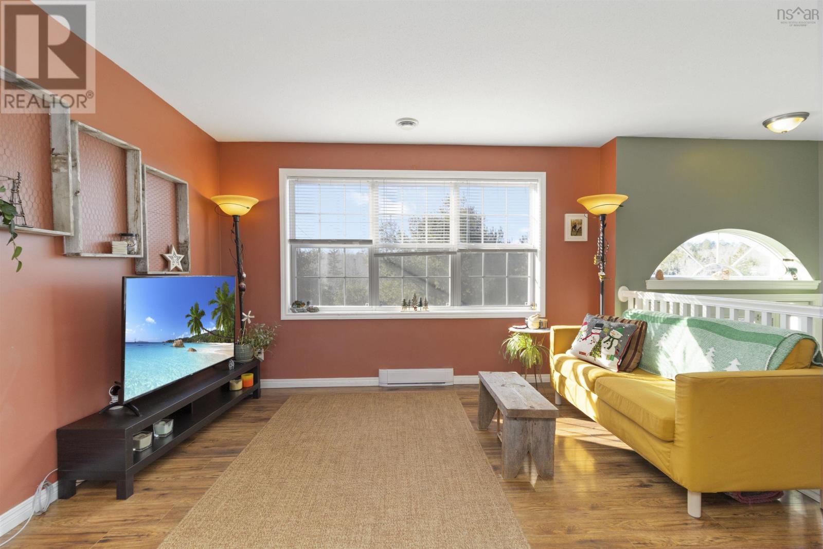 579 Highway 1, Mount Uniacke, Nova Scotia  B0N 1Z0 - Photo 11 - 202505718