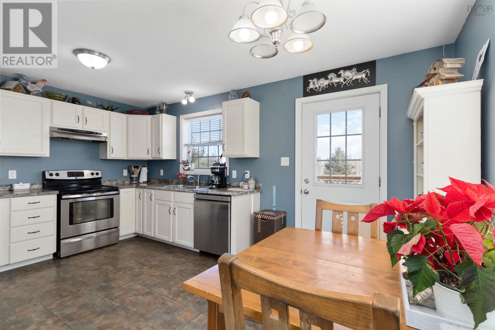 579 Highway 1, Mount Uniacke, Nova Scotia  B0N 1Z0 - Photo 15 - 202505718