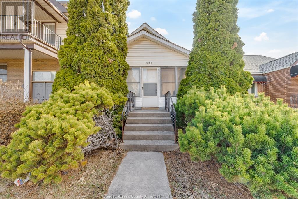 Property at 534 CALIFORNIA image 2