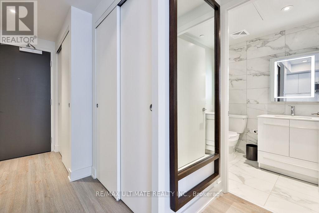 1805 - 8 Cumberland Street, Toronto, Ontario  M4W 0B6 - Photo 9 - C12039673