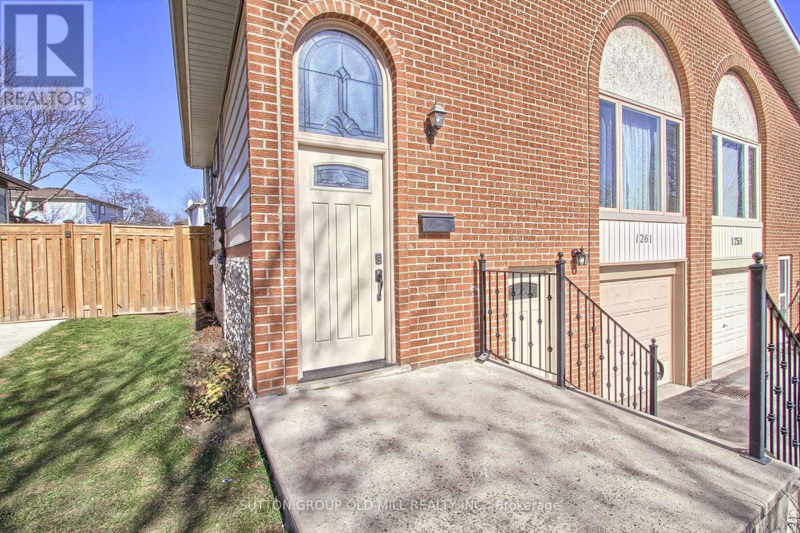 Property at 1261 CONSORT CRESCENT image 2