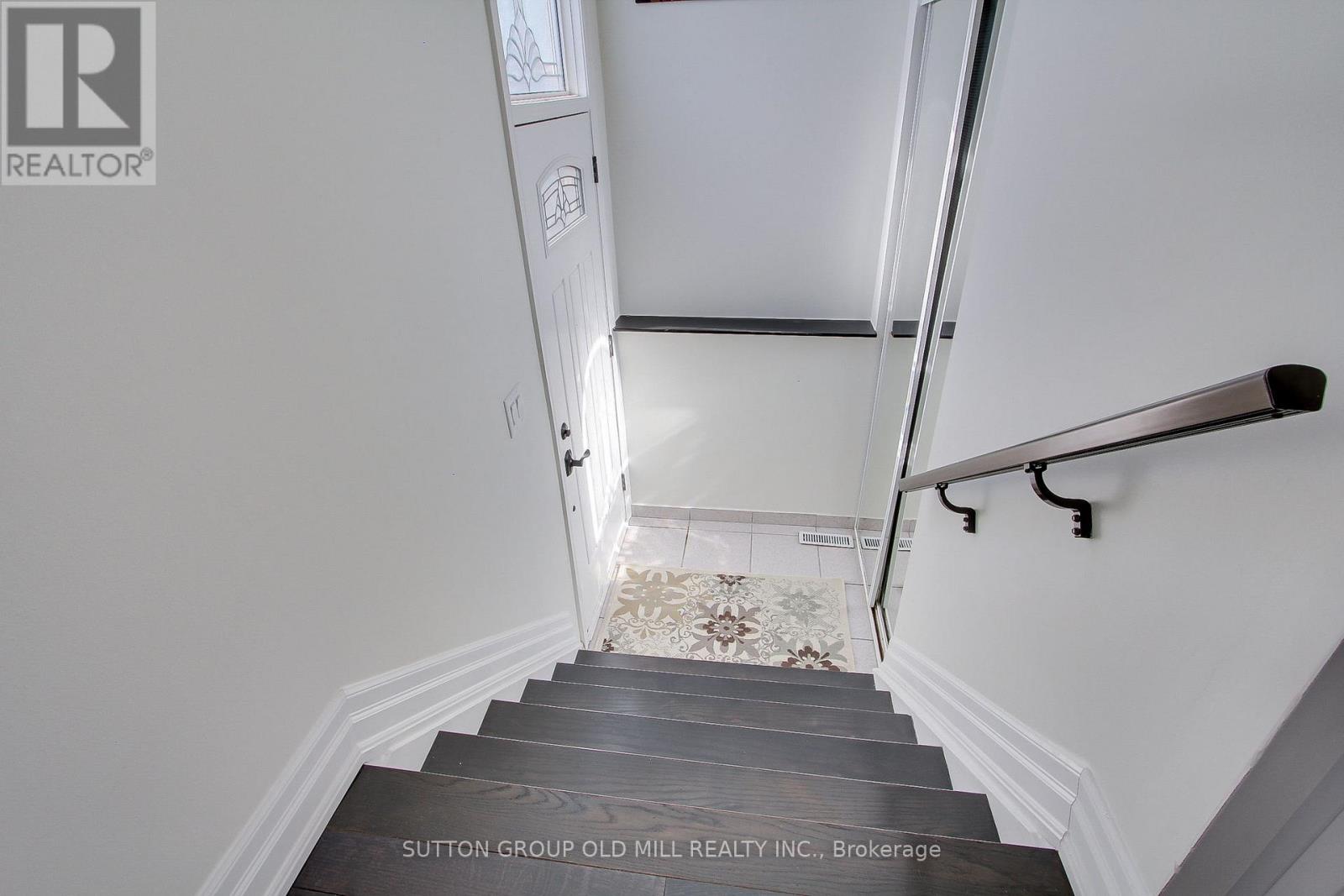 Property at 1261 CONSORT CRESCENT image 3
