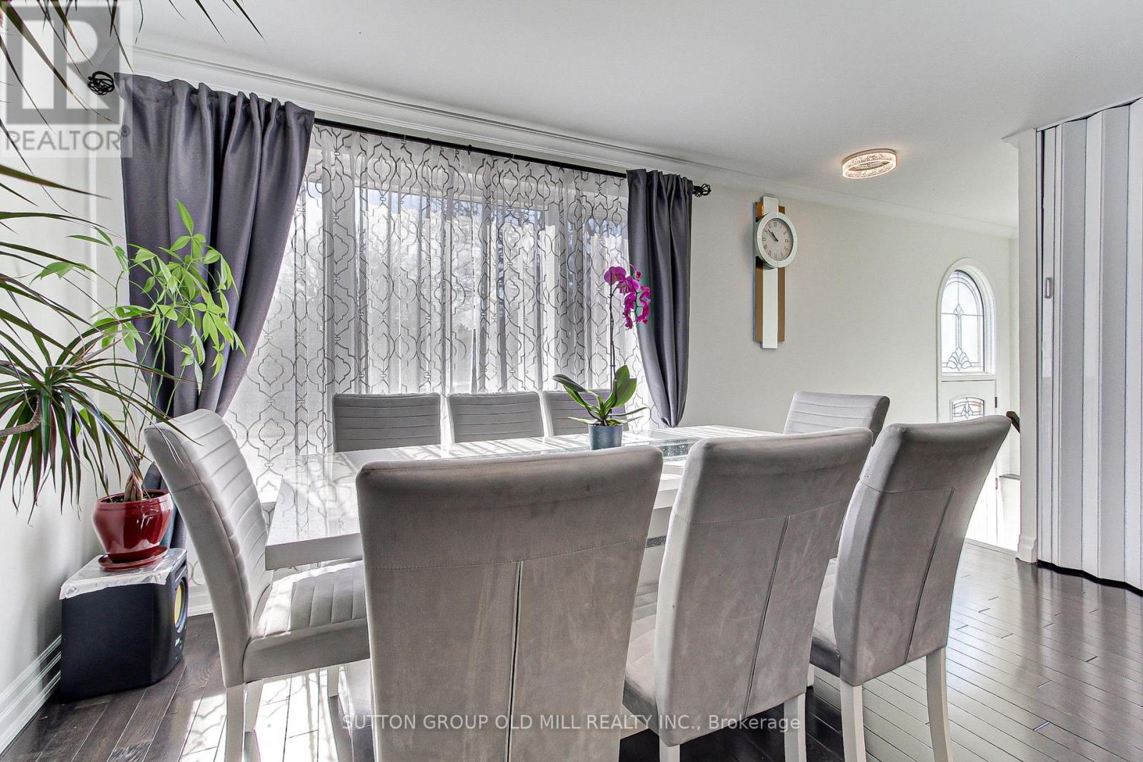 Property at 1261 CONSORT CRESCENT image 4