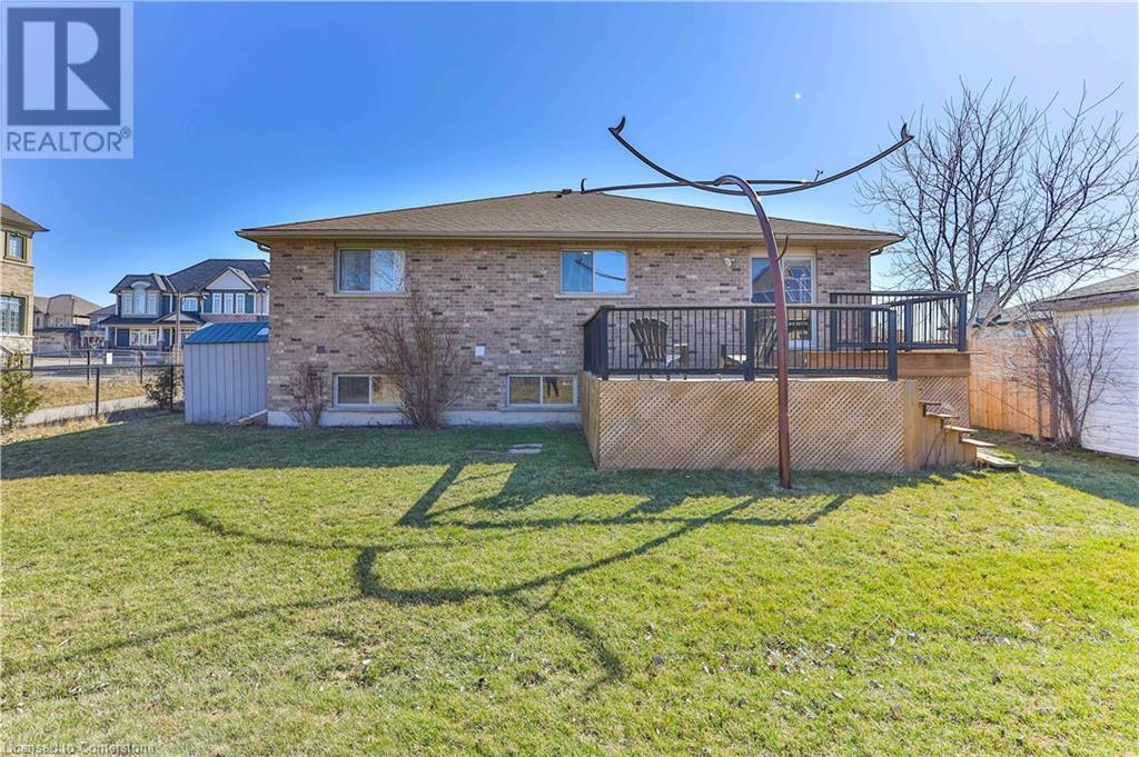 Property at 98 THOMAS Avenue image 5