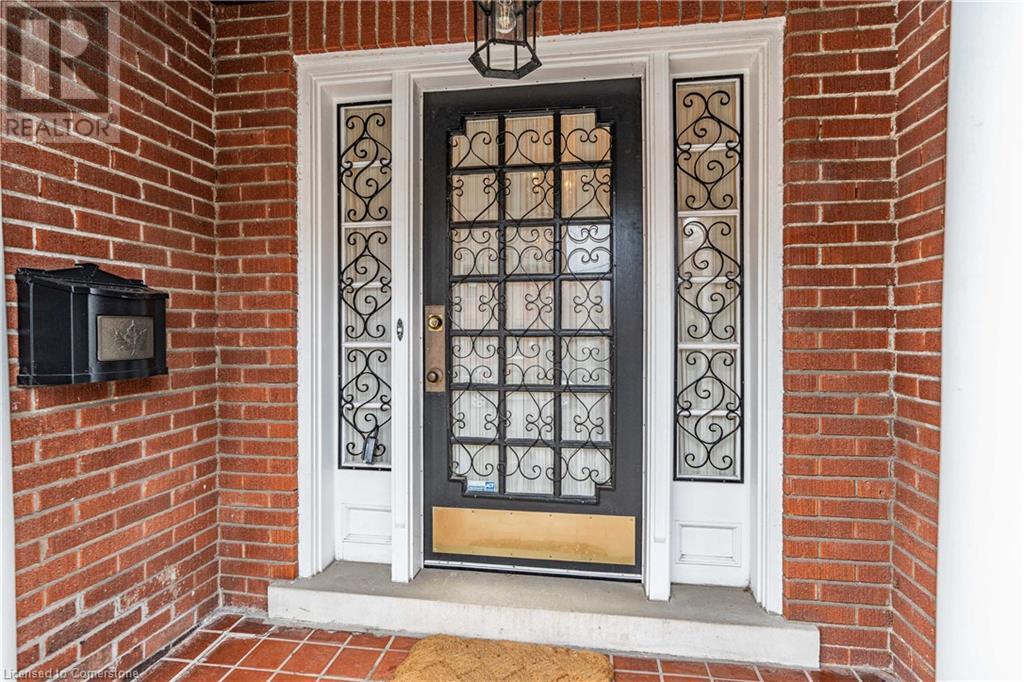 Property at 247 MACNAB Street S image 3