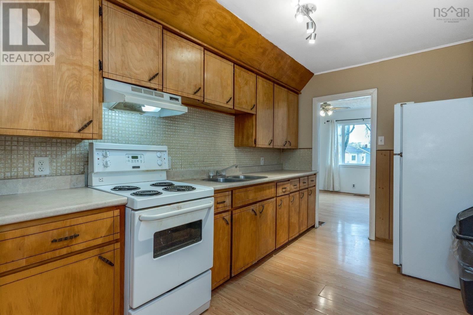 6568 Roslyn Road, Halifax, Nova Scotia  B3L 2M9 - Photo 31 - 202505738