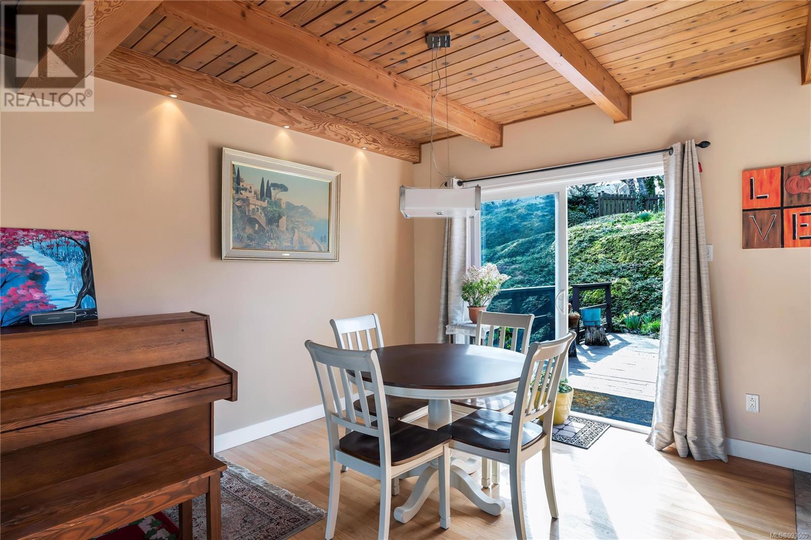 Property at 1005 Karen Cres image 3