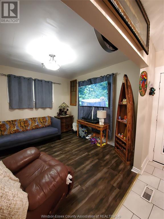 Property at 1390 HOWARD image 5
