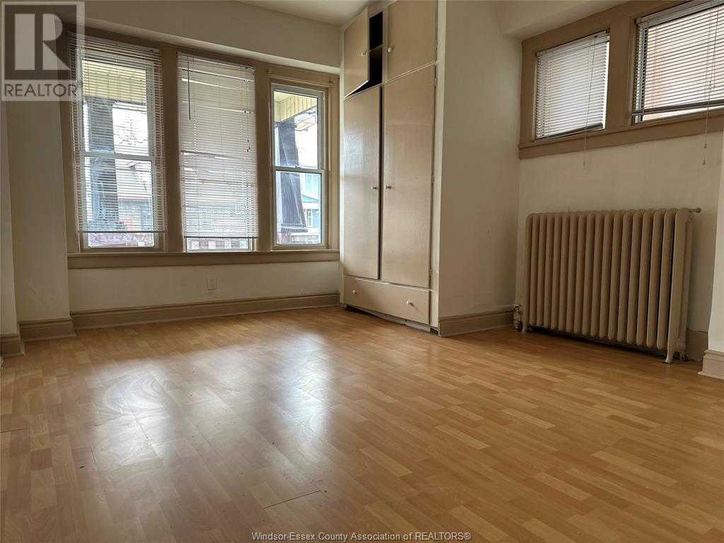 Property at 667 HALL image 4