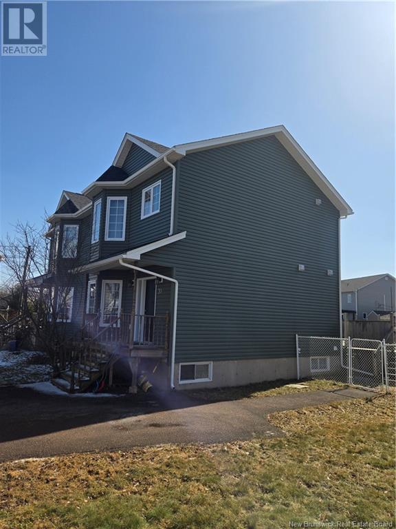 Property at 30 Carsdale Court image 2