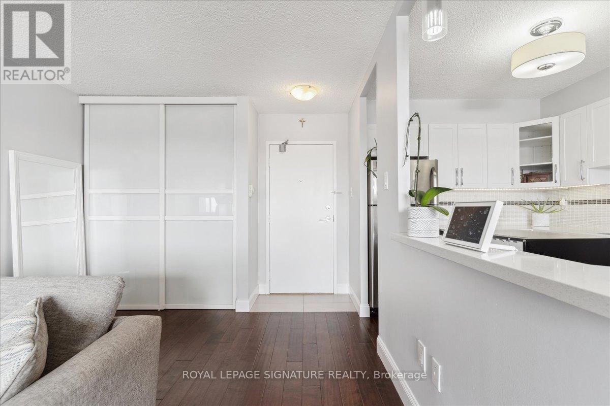 Property at 1007 - 3501 GLEN ERIN DRIVE image 3