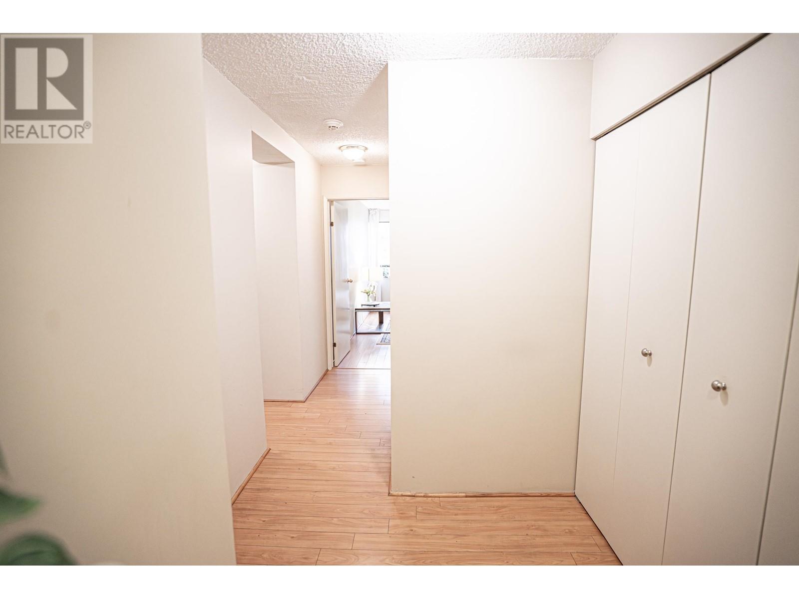 302 1026 Queens Avenue, New Westminster, British Columbia  V3M 6B2 - Photo 5 - R2981398