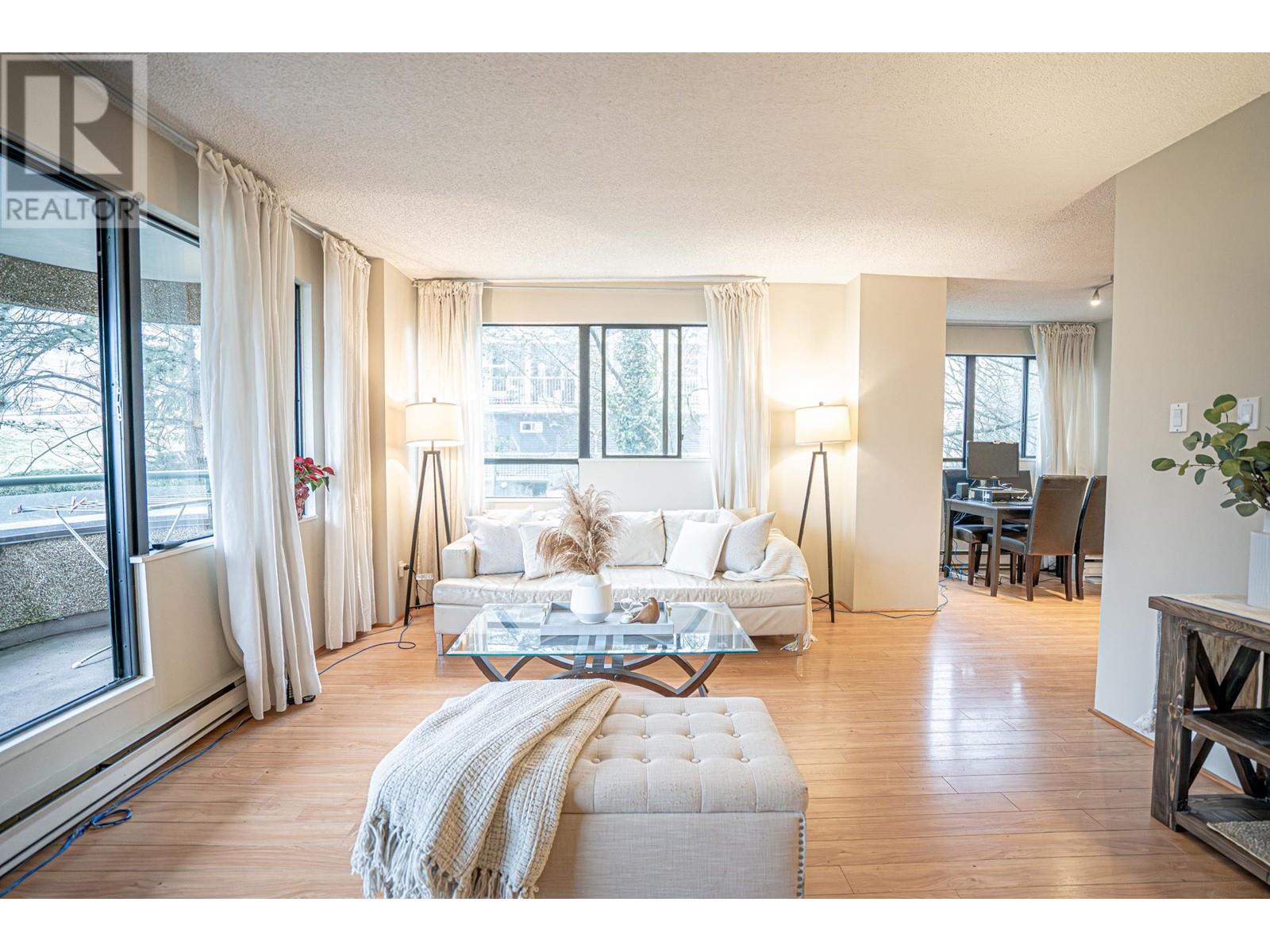 302 1026 Queens Avenue, New Westminster, British Columbia  V3M 6B2 - Photo 1 - R2981398