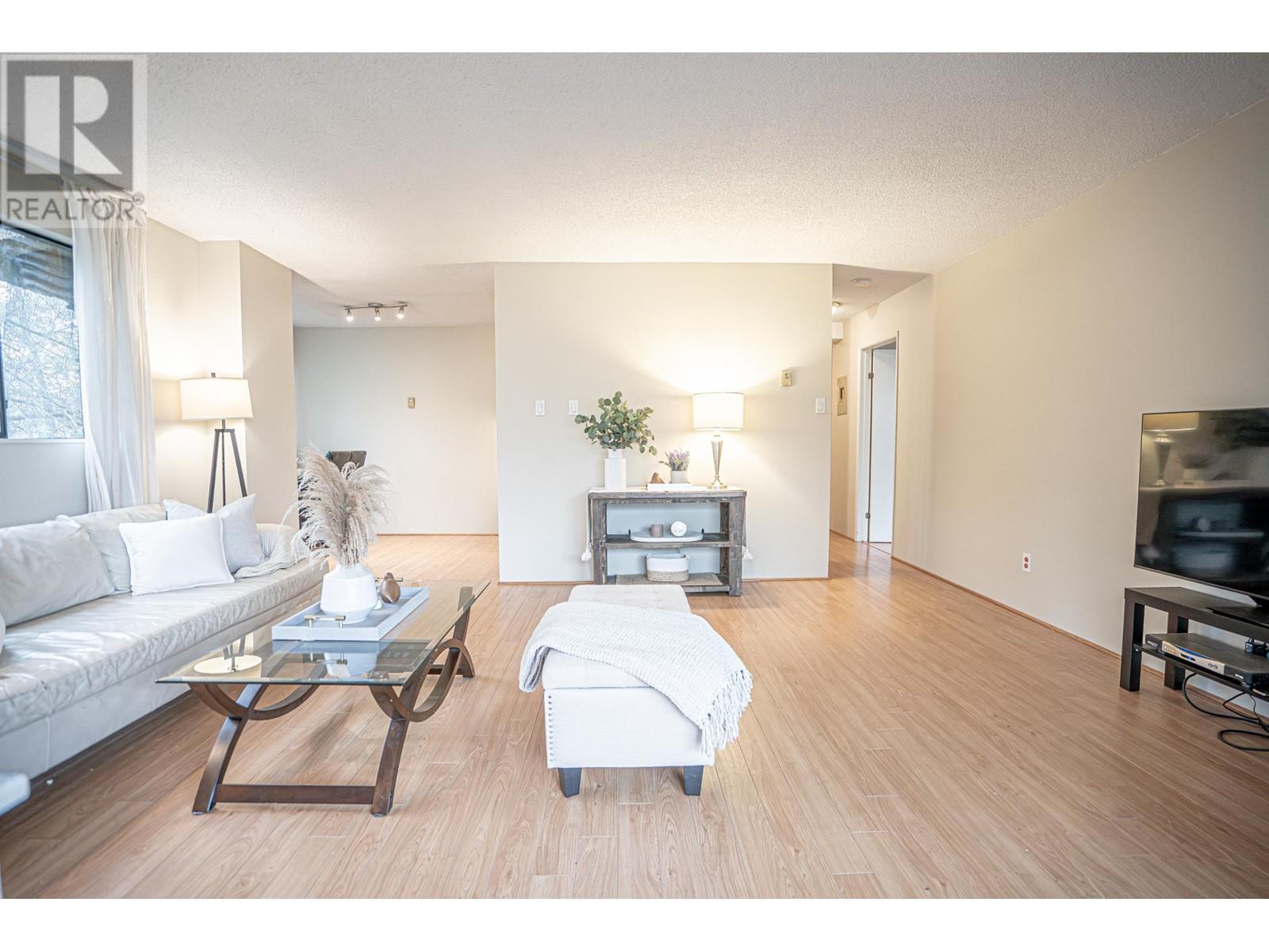 302 1026 Queens Avenue, New Westminster, British Columbia  V3M 6B2 - Photo 7 - R2981398