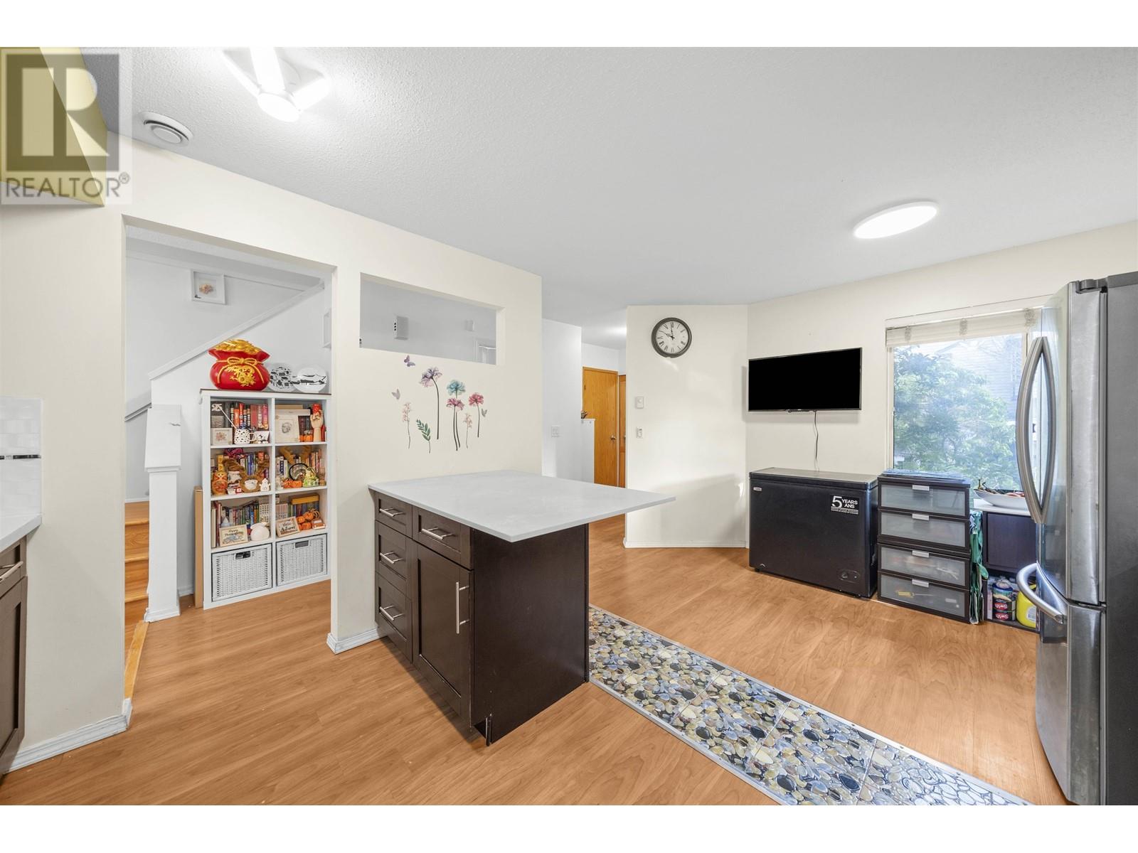 8 7611 Moffatt Road, Richmond, British Columbia  V6Y 1X9 - Photo 4 - R2981661