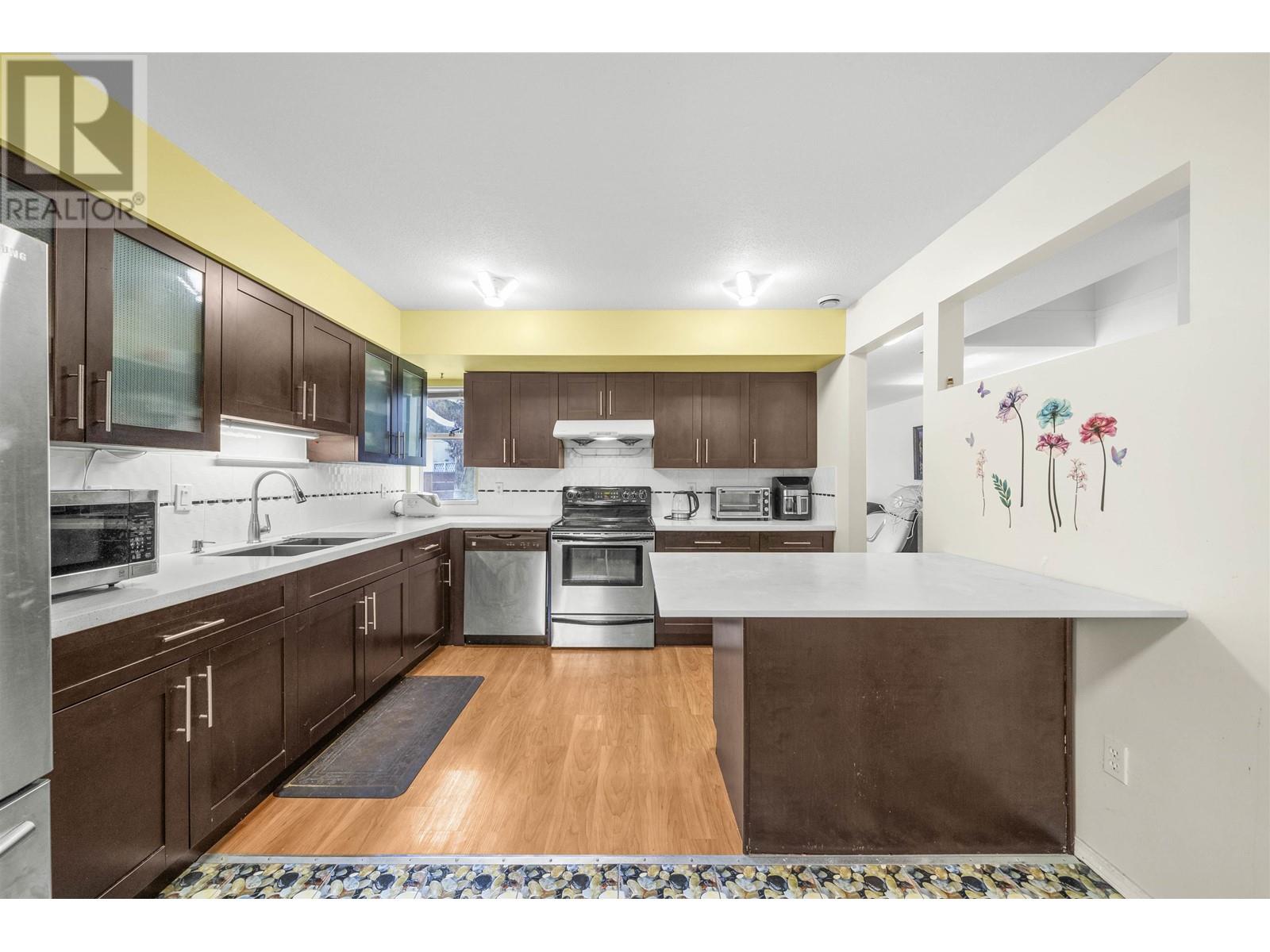 8 7611 Moffatt Road, Richmond, British Columbia  V6Y 1X9 - Photo 5 - R2981661