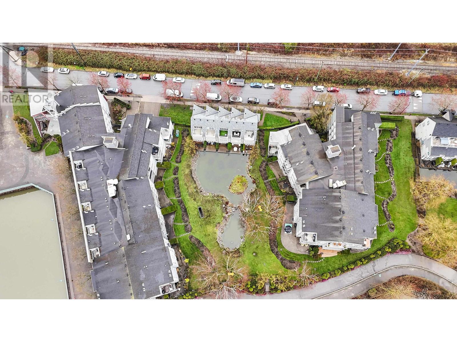 114 2020 E Kent South Avenue, Vancouver, British Columbia  V5P 4X1 - Photo 2 - R2981664