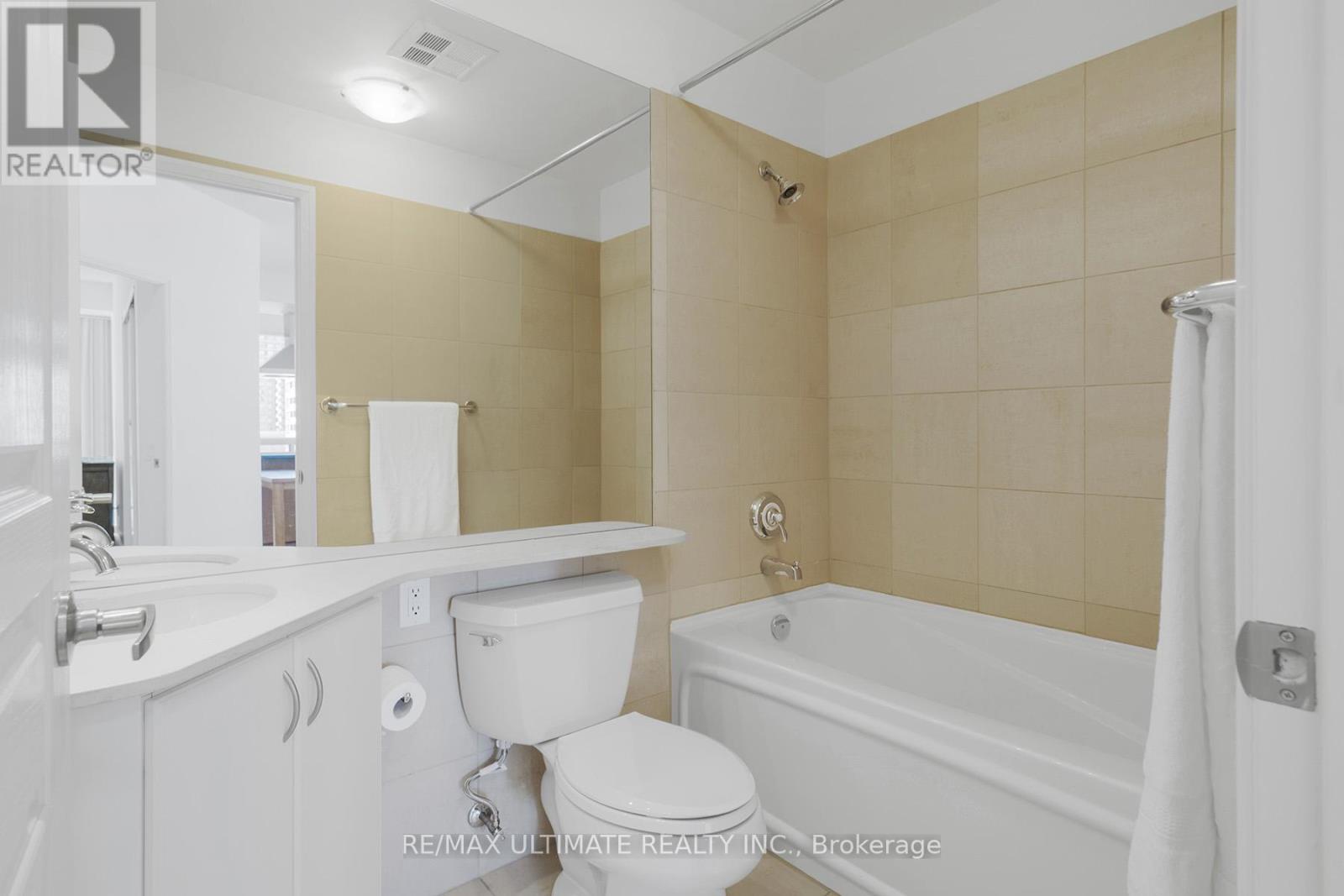 707 - 1121 Bay Street, Toronto, Ontario  M5S 3L9 - Photo 17 - C12039851