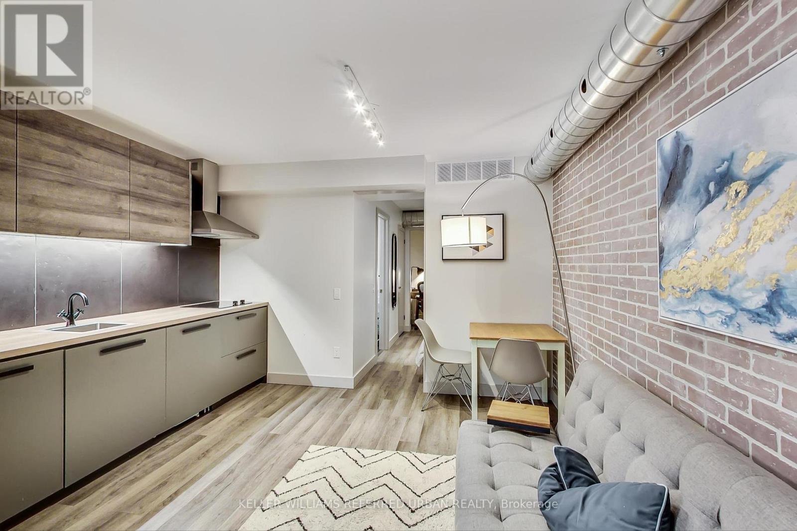 205 Bathurst Street, Toronto, Ontario  M5T 2S1 - Photo 8 - C12039932
