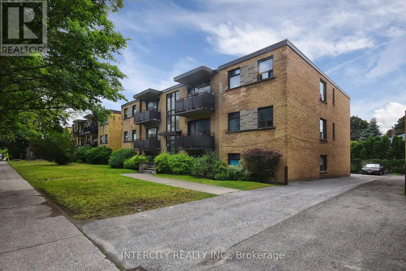 415 WILSON AVENUE, Toronto, Ontario