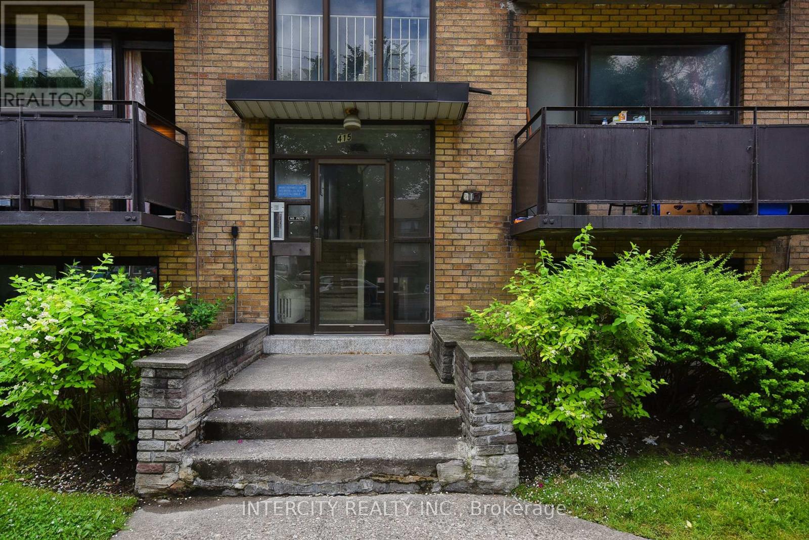 415 Wilson Avenue, Toronto, Ontario  M3H 1T4 - Photo 4 - C12039975