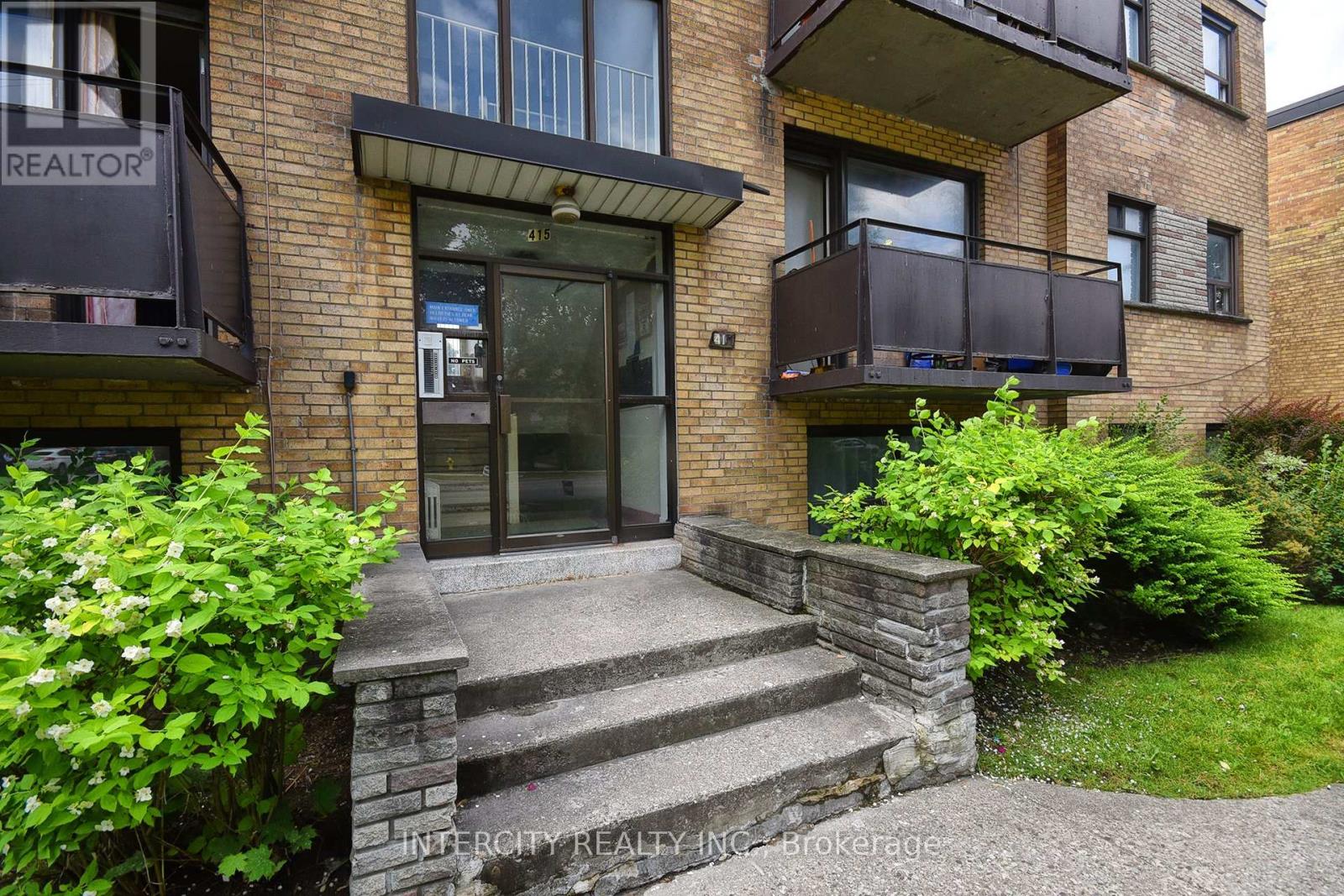 415 Wilson Avenue, Toronto, Ontario  M3H 1T4 - Photo 5 - C12039975