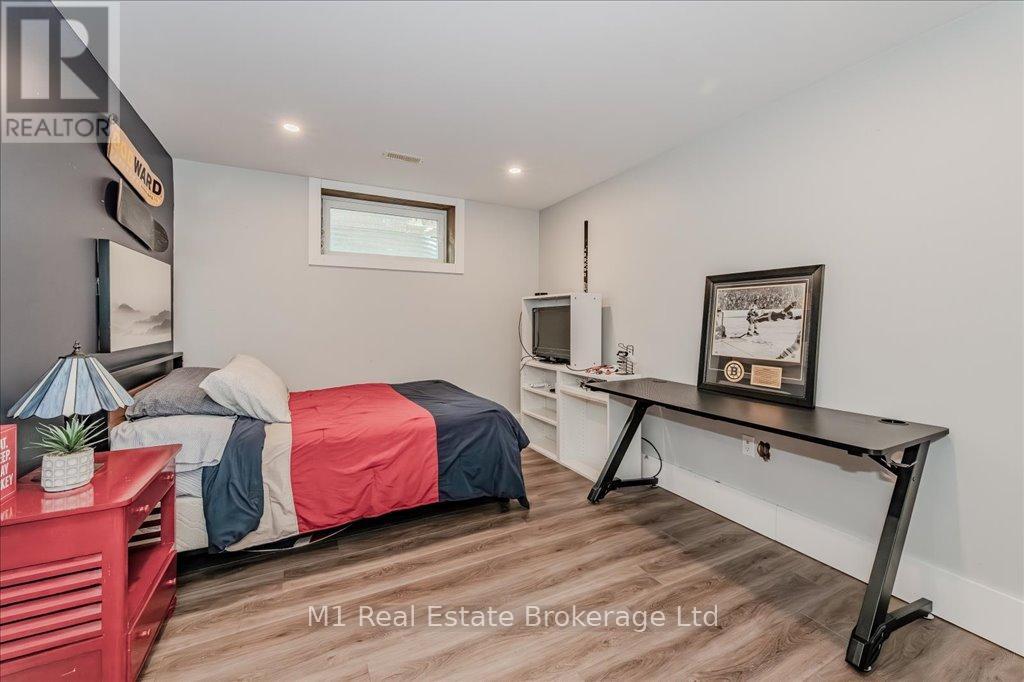 245 Hill Street W, Centre Wellington, Ontario  N1M 1G4 - Photo 34 - X12039804