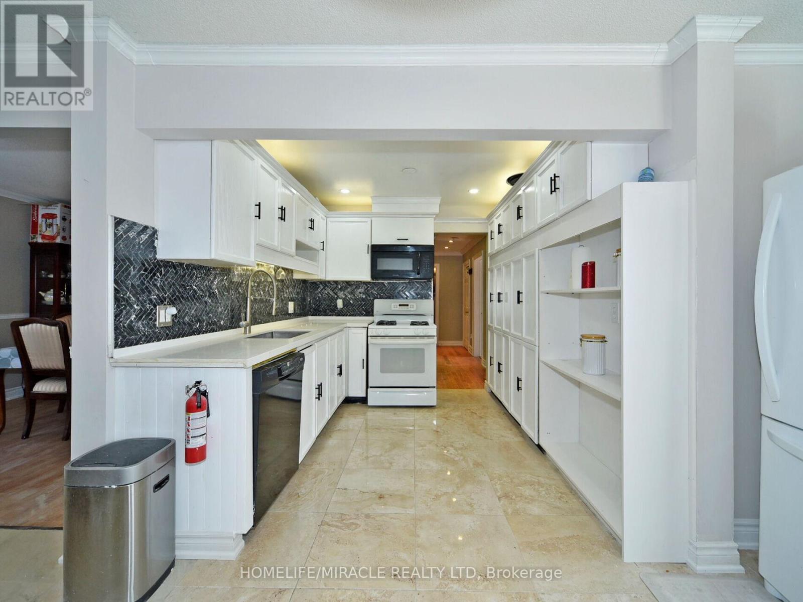 824 Crowells Street, Oshawa, Ontario  L1K 1X3 - Photo 13 - E12039711