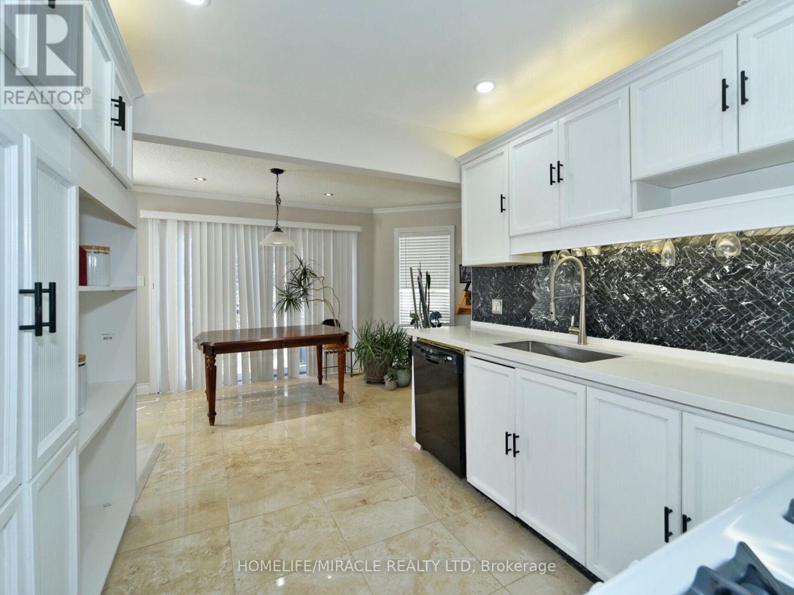 824 Crowells Street, Oshawa, Ontario  L1K 1X3 - Photo 14 - E12039711