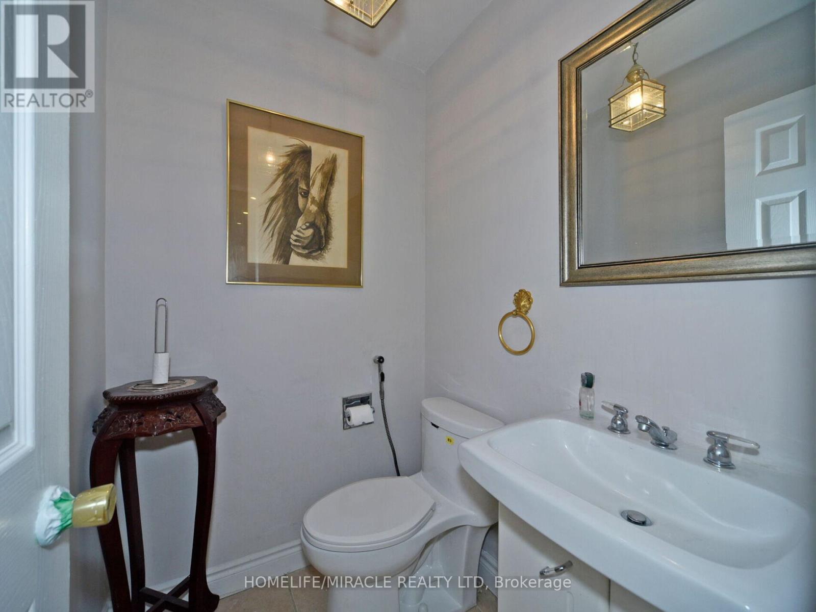 Property at 824 CROWELLS STREET image 4