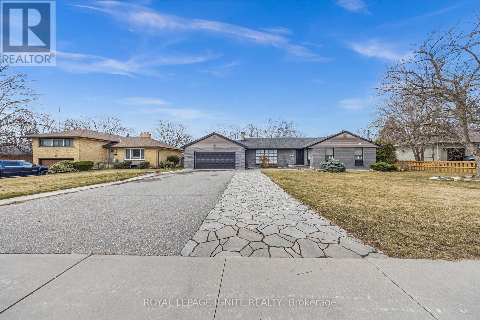 Property at 806 HENRY STREET image 2
