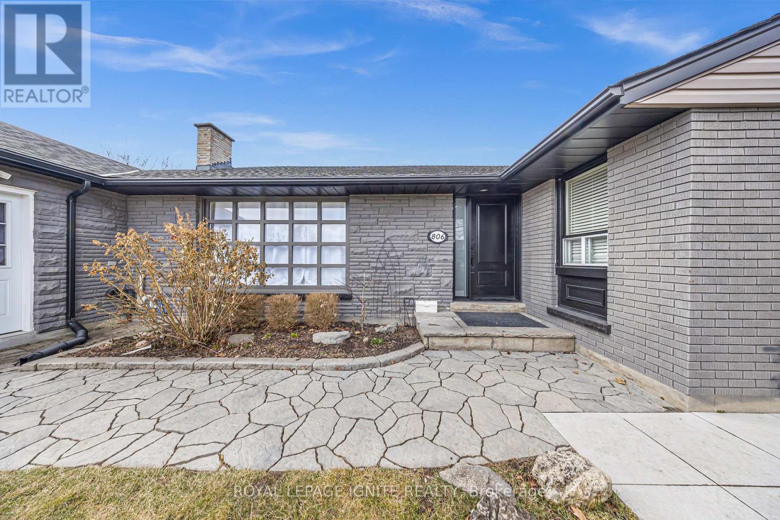 Property at 806 HENRY STREET image 3