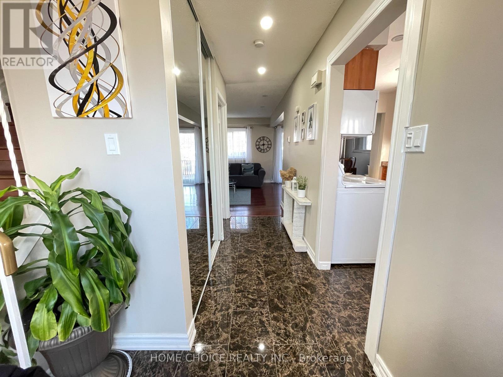 Property at 85 BRADSTONE SQUARE image 2