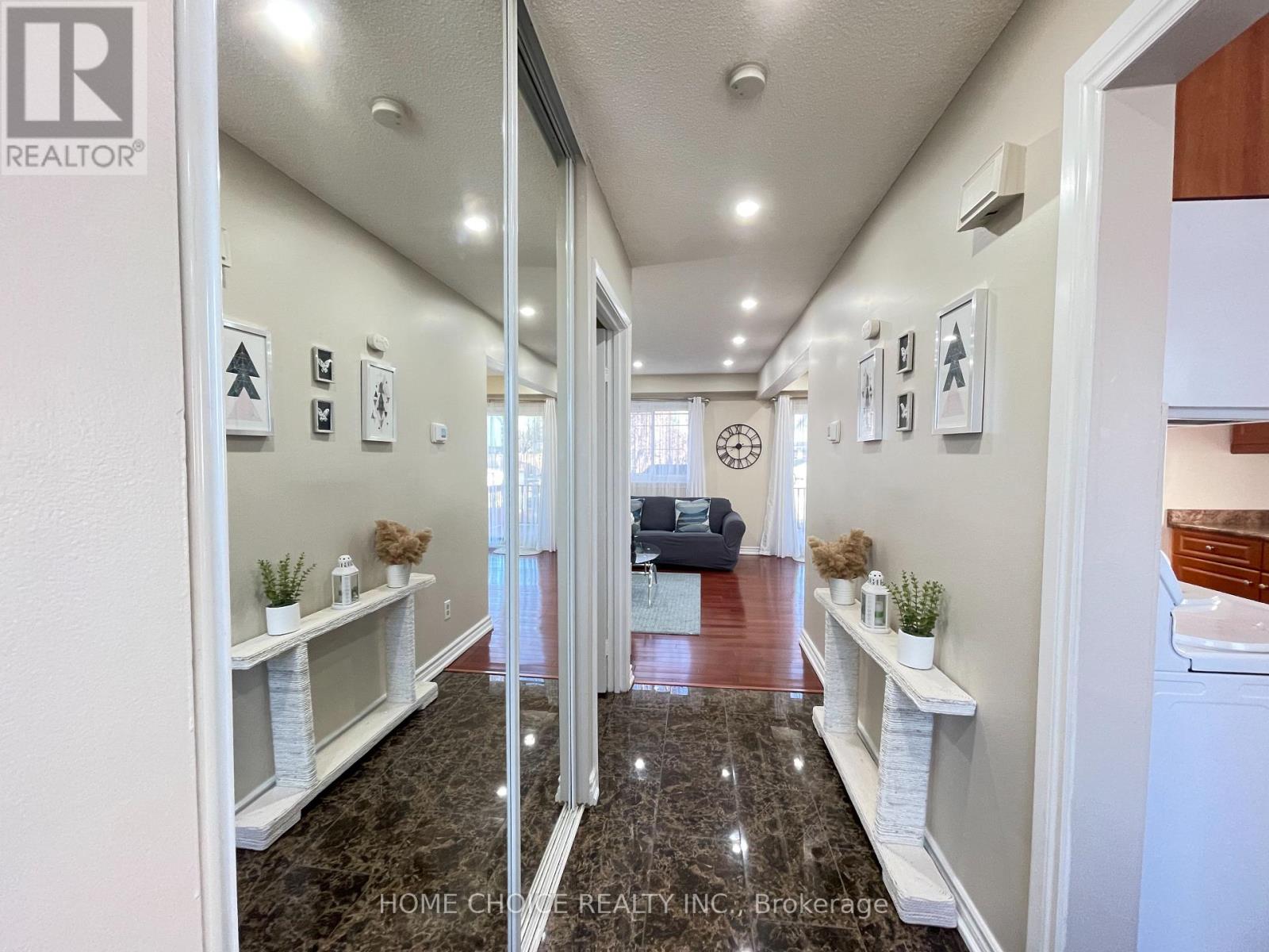 Property at 85 BRADSTONE SQUARE image 3