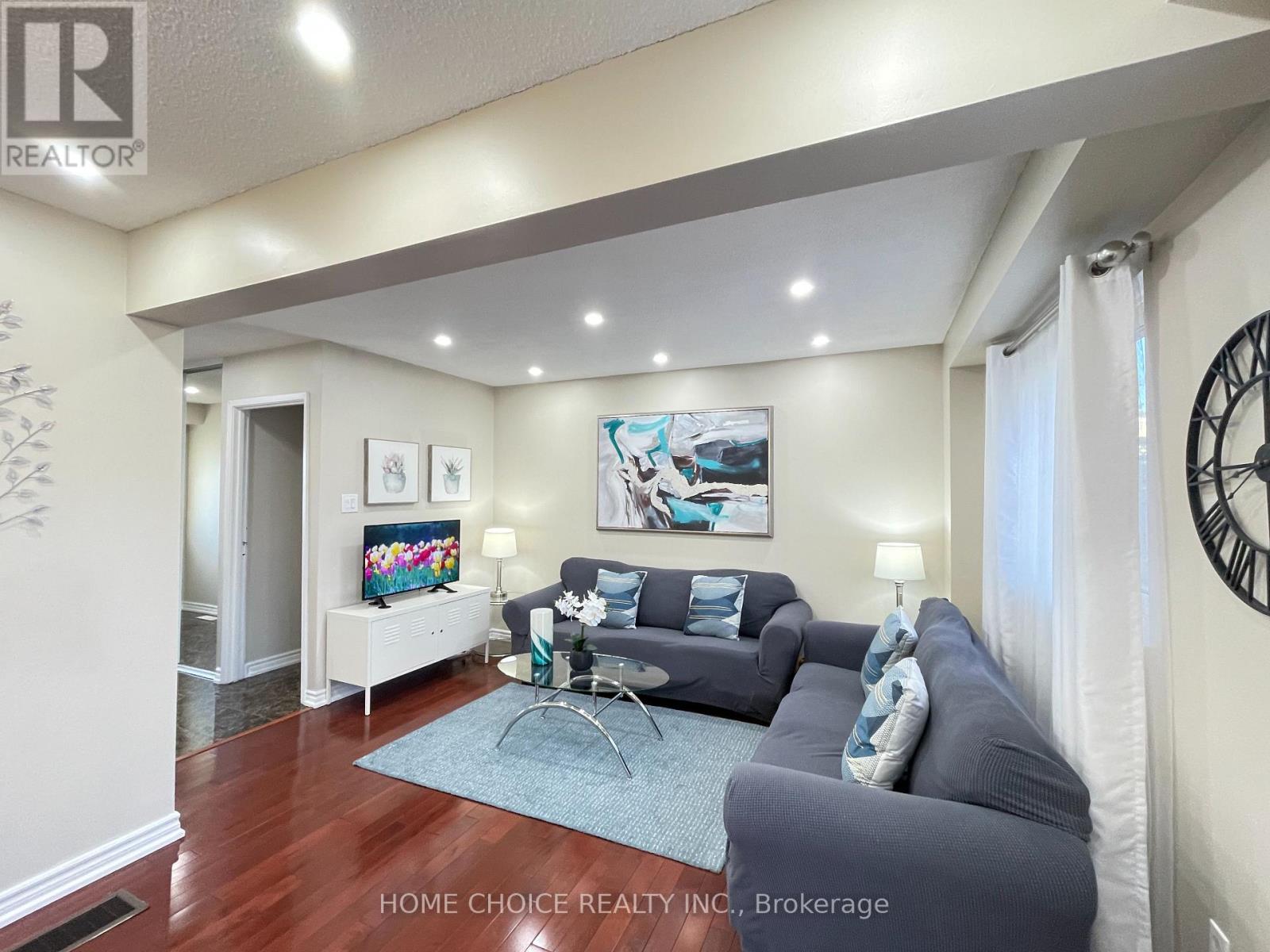 Property at 85 BRADSTONE SQUARE image 4