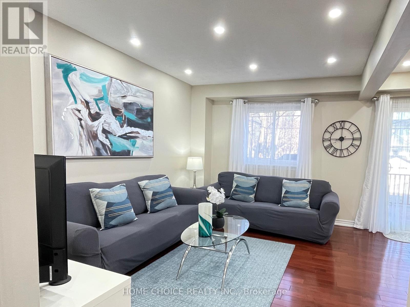 Property at 85 BRADSTONE SQUARE image 5