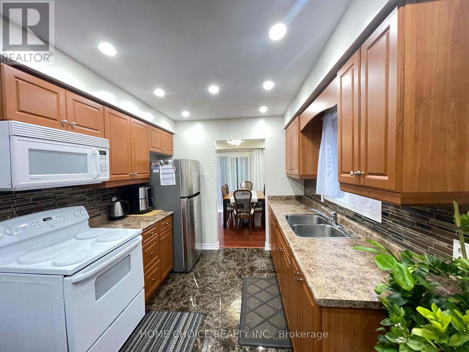 85 Bradstone Square, Toronto, Ontario  M1B 1W1 - Photo 8 - E12039998
