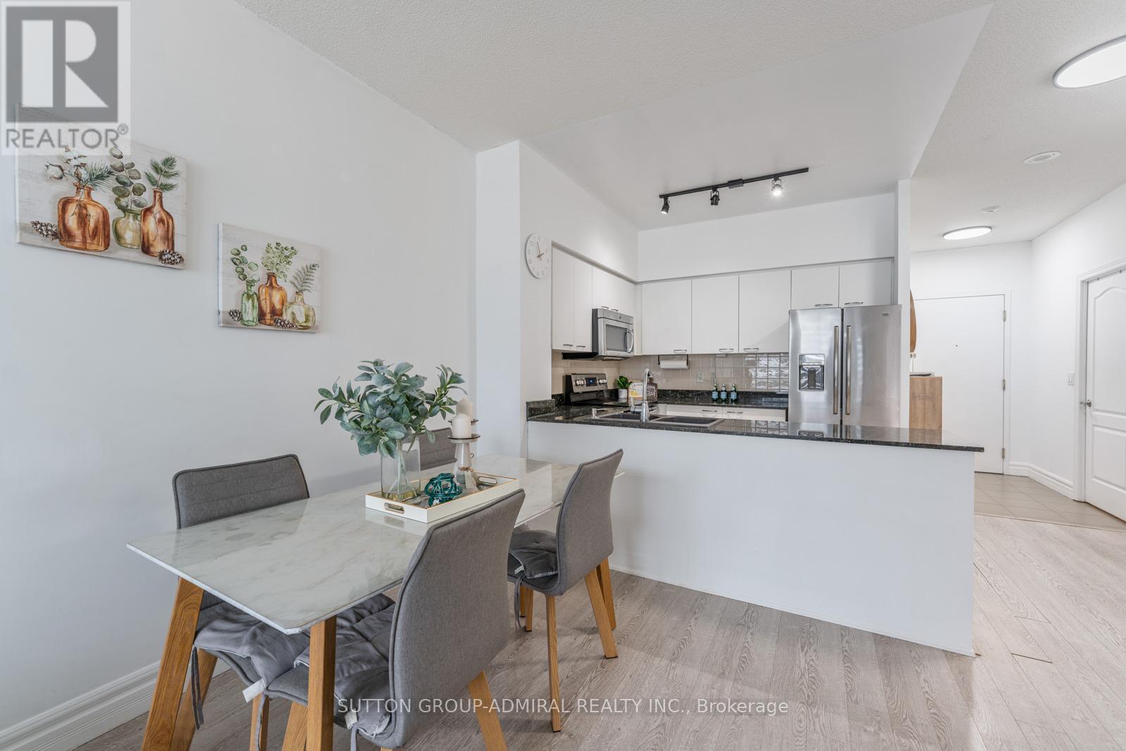 Property at 116 - 48 SUNCREST BOULEVARD image 5