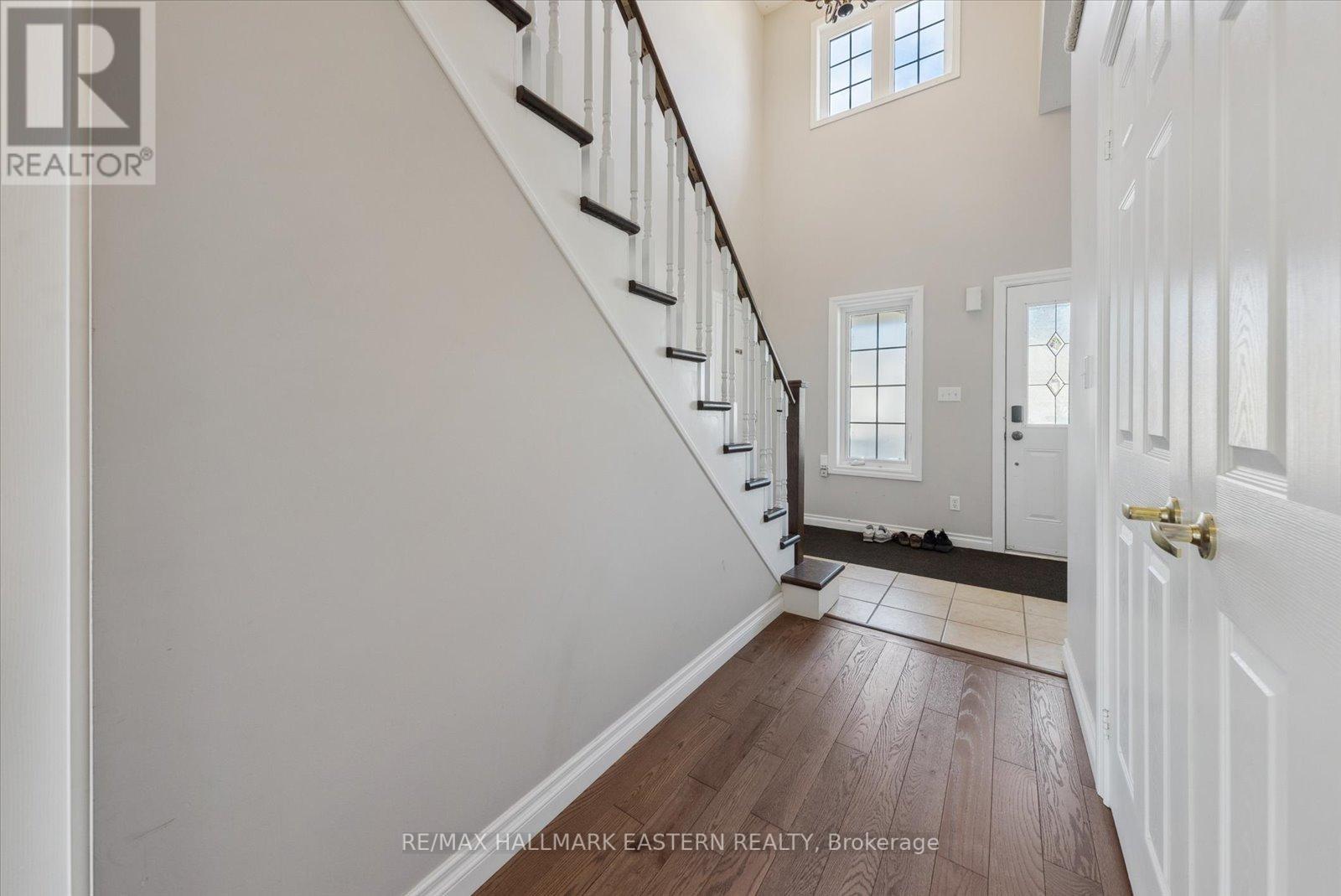 257 Tobin Court, Peterborough North, Ontario  K9H 7S7 - Photo 6 - X12040018