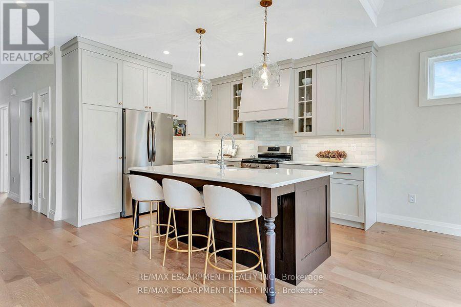 Property at 605 ST. ANDREW STREET image 5