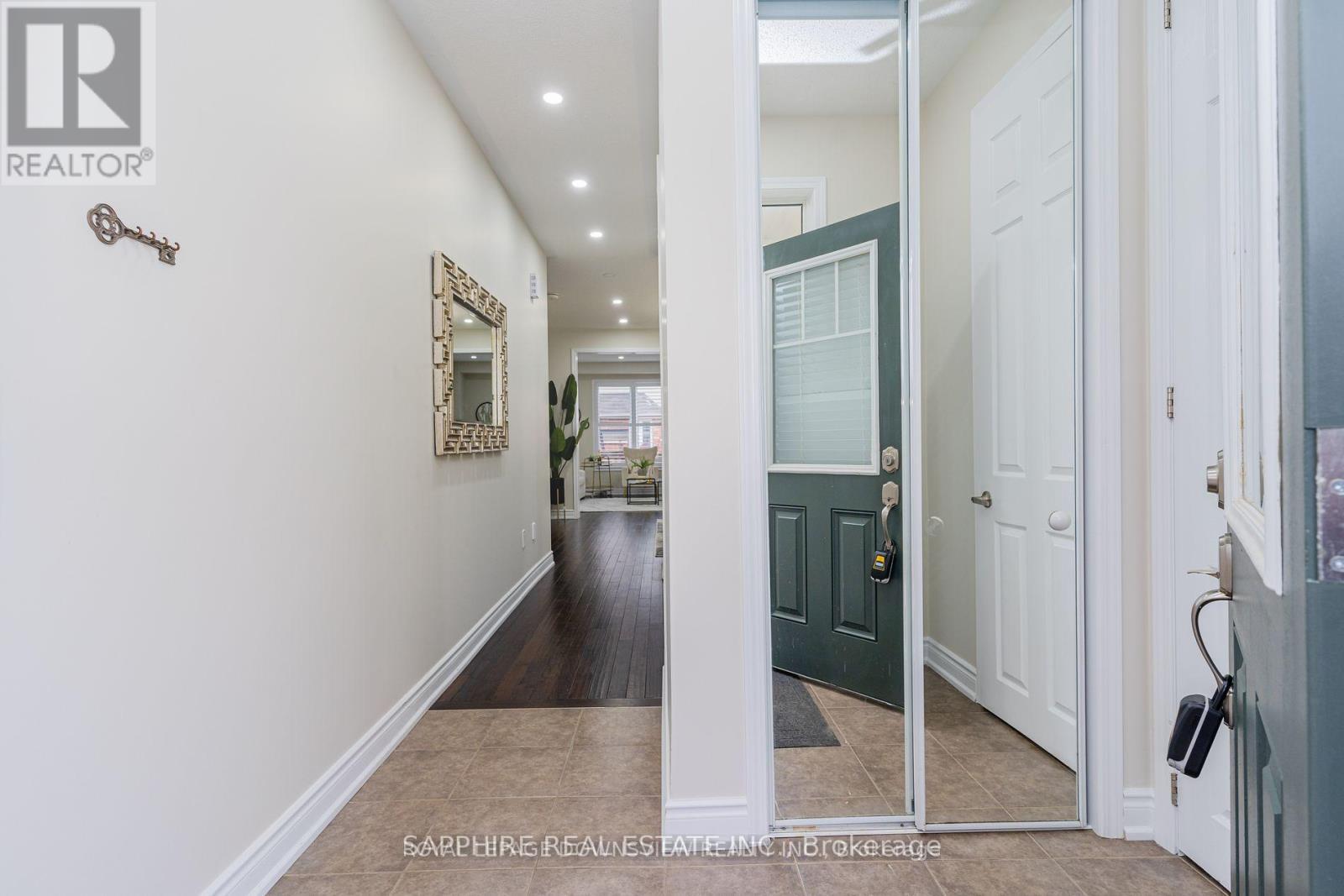 Property at 550 LEAR GATE image 3