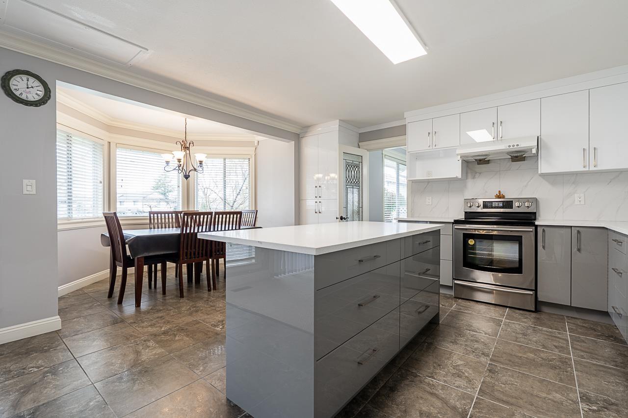 8941 143 Street, Surrey, British Columbia  V3V 7T2 - Photo 6 - R2976061