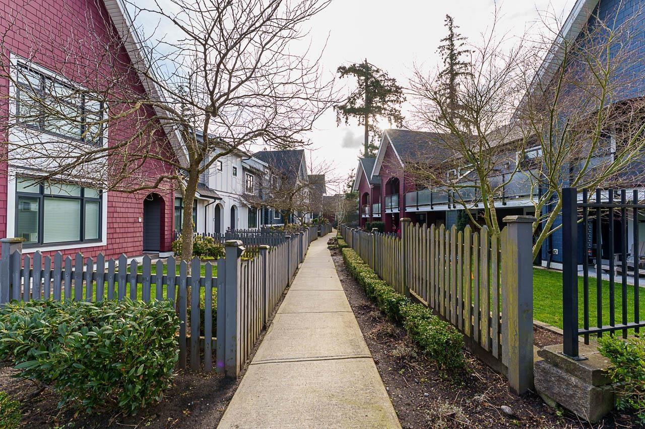 Property at 117 2853 HELC PLACE image 2