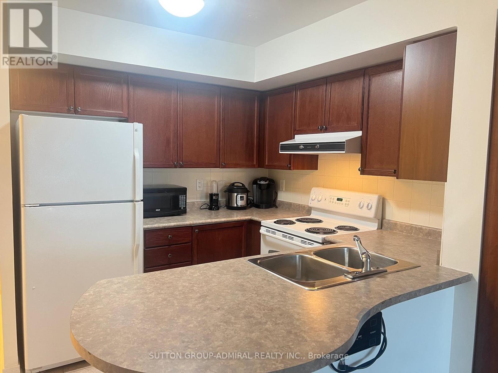 Property at 208 - 11 ONEIDA CRESCENT image 3
