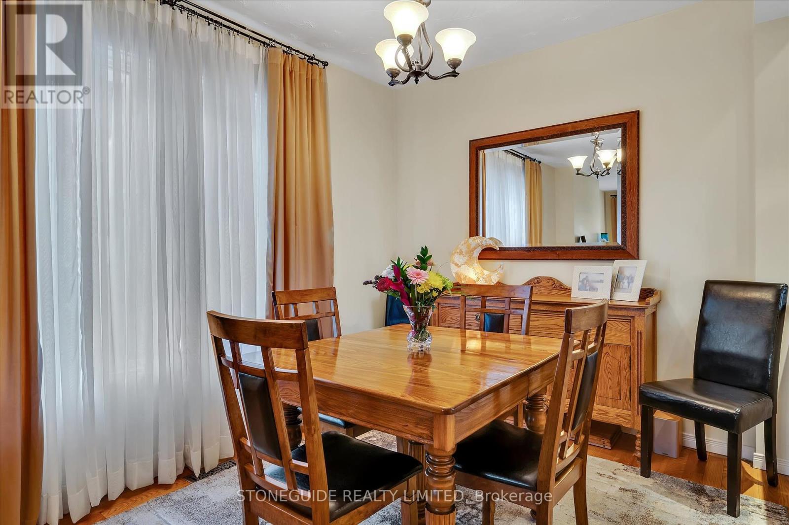 165 Edinburgh Street, Peterborough Central, Ontario  K9H 3E3 - Photo 5 - X12040044