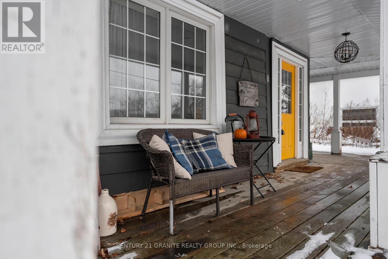 Property at 8 SHERBOURNE STREET N image 3