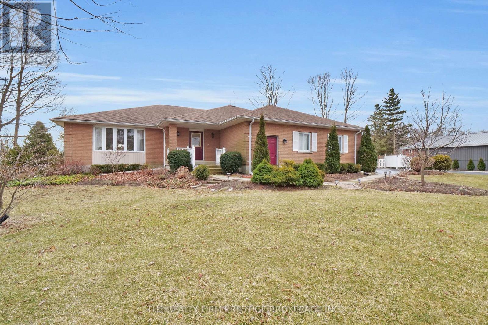 25189 Gray Line, West Elgin, Ontario  N0L 2P0 - Photo 1 - X12040091