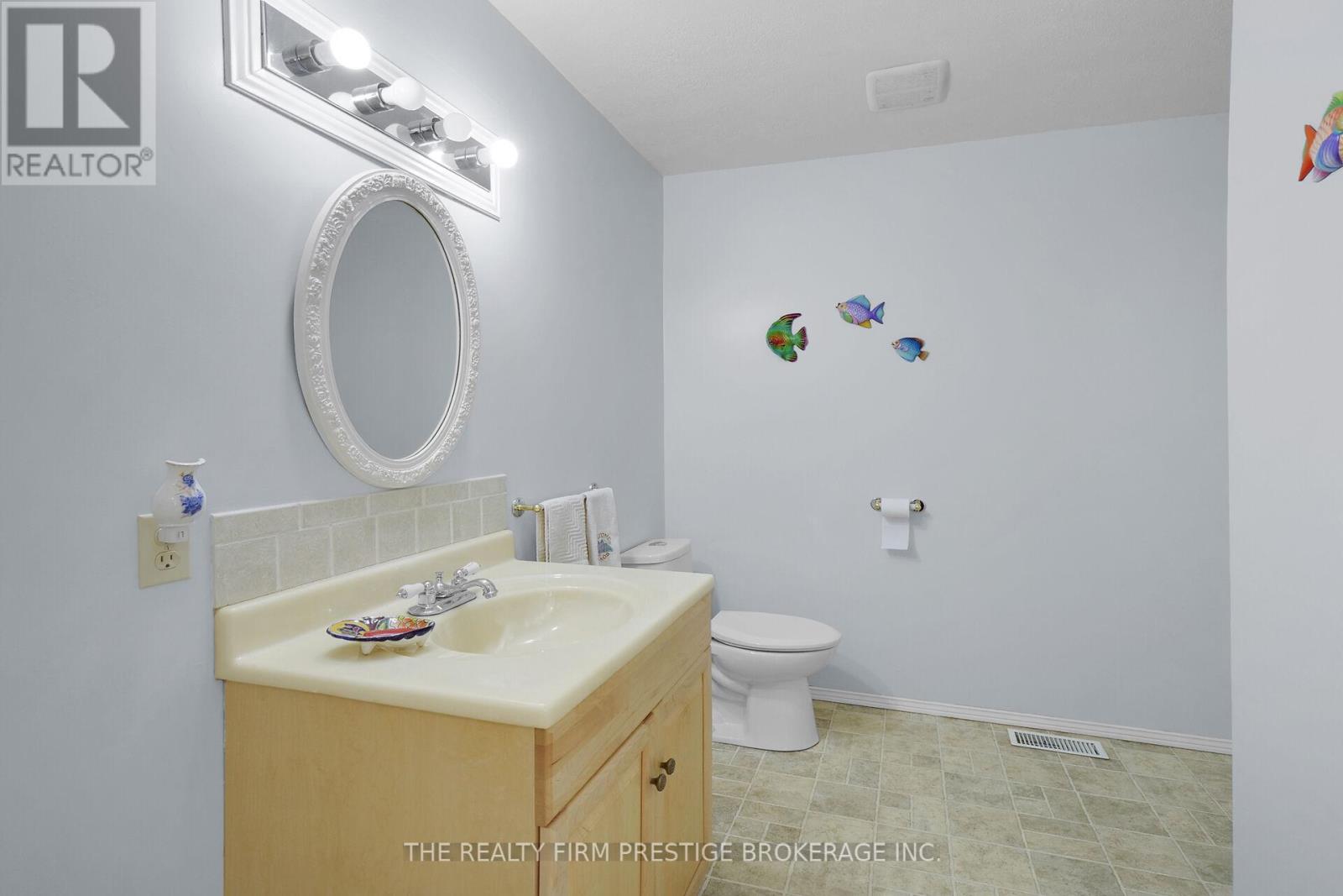 25189 Gray Line, West Elgin, Ontario  N0L 2P0 - Photo 14 - X12040091